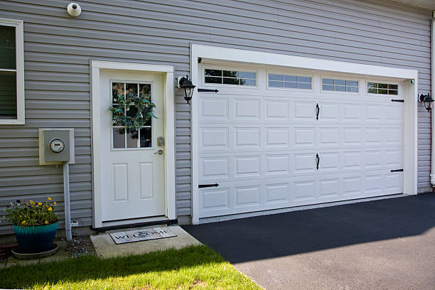 24/7 Emergency Garage Door Roller Replacement experts in Natchez, MS